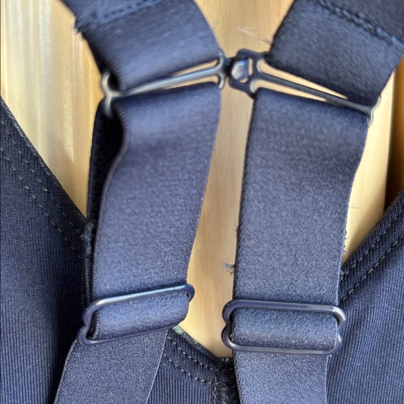 Fabletics Navy and Teal Patterned V Neck Sports Bra Small EUC - Picture 4 of 7